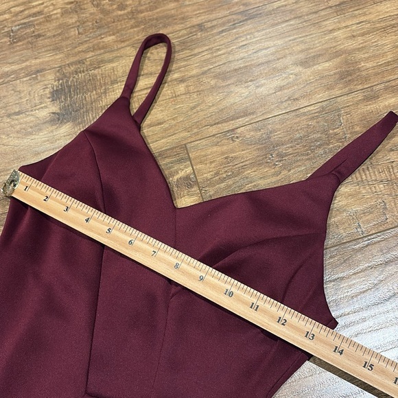 Le Chateau maroon angled hem skinny strap padded semi-formal dress size xxs - Picture 8 of 15